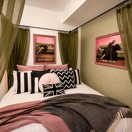 The Courtyard By Roccos Retreats With Free Parking And Own Entrance Appartamento Scarborough