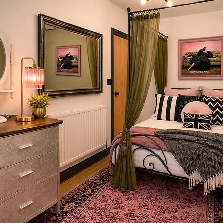 Appartamento The Courtyard By Roccos Retreats With Free Parking And Own Entrance