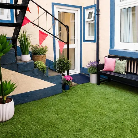 The Courtyard By Roccos Retreats With Free Parking And Own Entrance Appartamento Scarborough